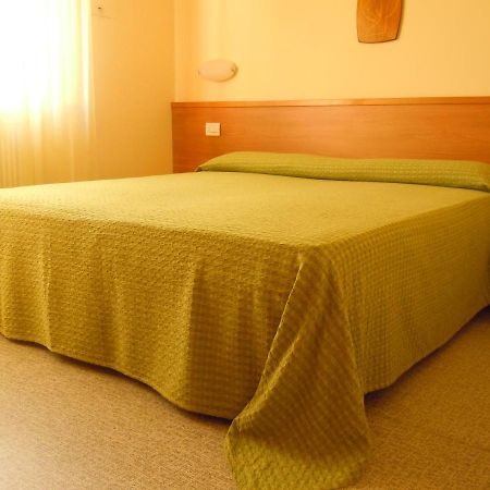 Villa Adria Lignano Sabbiadoro Bagian luar foto